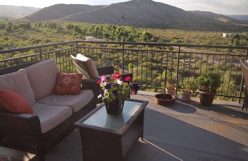 Clarkdale Apartment | Studio Unit with king size bed!