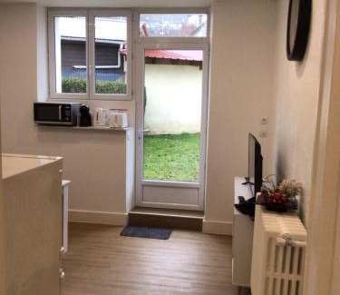 Vic-sur-Cere Apartment | studio Vic 2.4