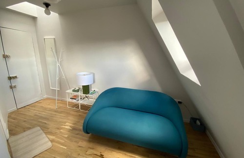 10th Arrondissement Apartment | Studio Victoria - Centre de Paris