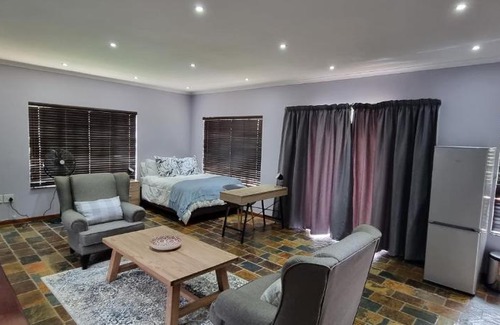 Randpark Ridge Apartment | Studio View