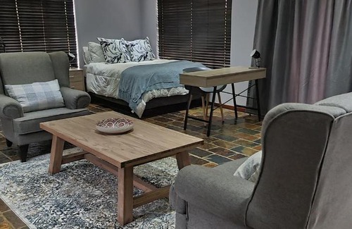 Randpark Ridge Apartment | Studio View