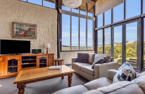 Mallacoota Apartment | Studio Views for Two