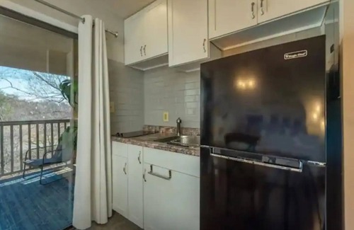 Lake Lure Apartment | Studio Villa in Lake Lure with Rumbling Bald Resort Amenities