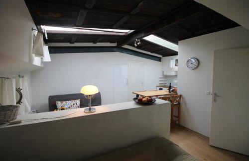 Nieuwmarkt en Lastage Apartment | studio Vincent van Gogh