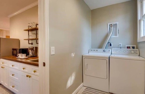 Thunderbolt House | Studio w/Gazebo-Swanky Savannah Style