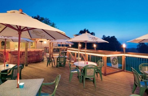Cheat Lake Apartment | Studio w Indoor Pool & Spa Sauna at Lakeview Golf Resort