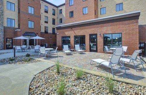 Benton Harbor Condo | Studio w/Pool Access. Free Breakfast Buffet Everyday. Great Location!