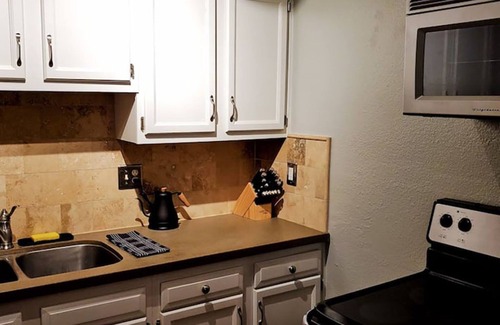 College Town Apartment | Studio walking distance to Stadium & Nightlife!