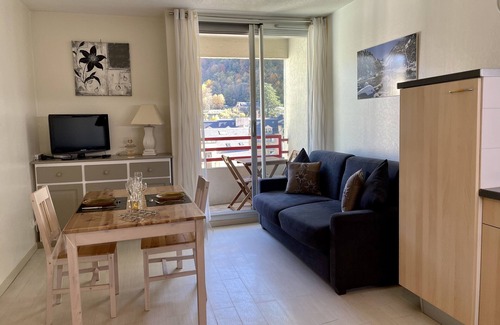 Cauterets Apartment | STUDIO WIFI ALL COMFORT 440 M DES TELECABINES du LYS, A PROXIMITE DES COMMERCES