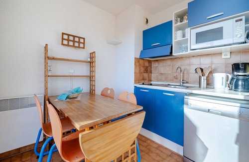 Roquebrune-Cap-Martin Apartment | Studio with Wi-Fi for 6, stunning sea view