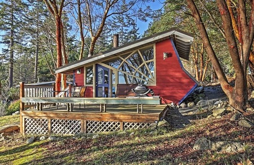Friday Harbor Apartment | Studio with a View!