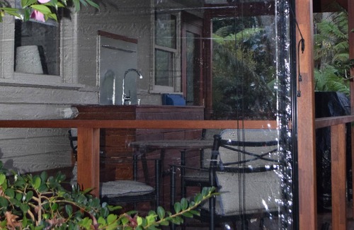 Wildes Meadow Apartment | Studio with adjoining deck & BBQ| Tennis Court