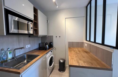 Passy Apartment | Studio with Balcony 800m to Trocadéro and Tour Eiffel