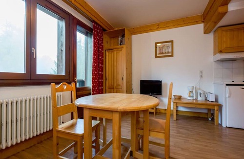 Combloux Apartment | Studio with Balcony and Pool in Combloux! # GC41