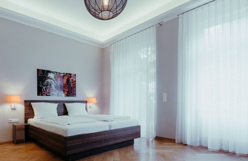 Weststadt House | Studio with balcony and your own fully equipped kitchenette