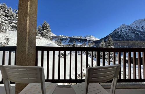 Montgenevre Apartment | Studio with balcony in Montgenèvre, pets allowed