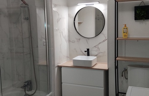 La Madeleine Apartment | Studio with balcony in Nice - 15 min from the sea