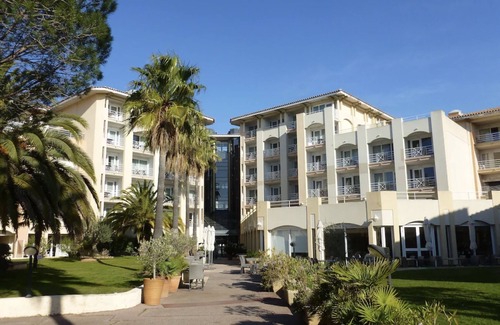 Frejus Port Apartment | Studio with exceptional view of Port Frejus, swimming pool, parking, direct beach access