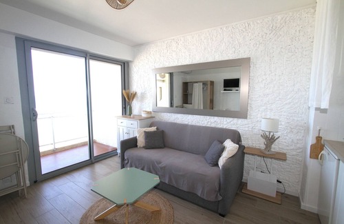 Le Grand Large Apartment | Studio with sea view
