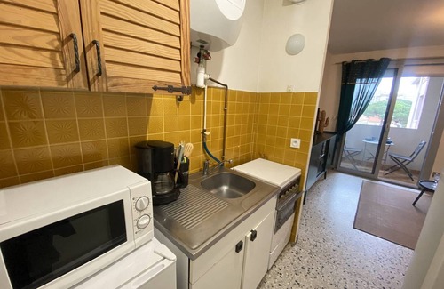 Le Port Apartment | Studio with Private Parking at Canet Port