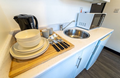 Selly Oak Apartment | Studio with free WiFi and 50” TV in SellyOak!