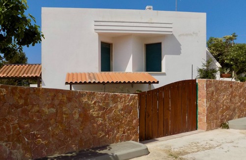 Taviano House | Studio with garden overlooking the sea