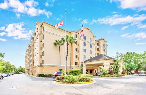 Florida Central Atlantic Coast Hotel | Studio with Hot Tub & Pool Near Universal Studios