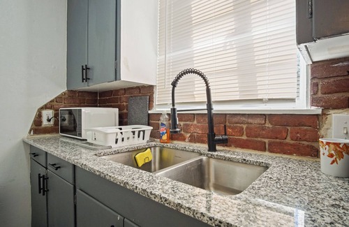 Central Oklahoma City Apartment | Studio with kitchen nears Science Museumnn