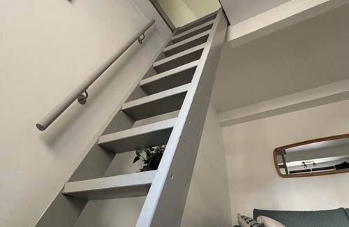 Bessancourt Apartment | Studio with mezzanine, fast Wi-Fi, 5 min from train station, 30 min from Paris