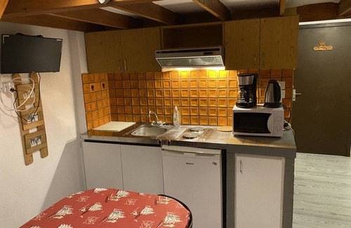 La Bresse Apartment | Studio with mezzanine bedroom located on the slopes