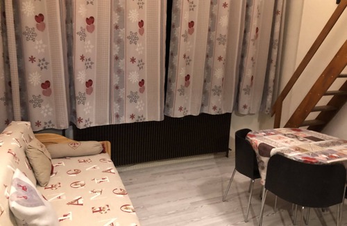 La Bresse Apartment | Studio with mezzanine bedroom located on the slopes