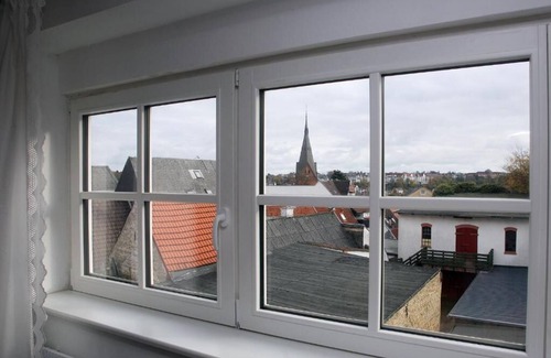 Flensburg Apartment | Studio with panoramic view, centrally located in d. Old town, quiet location with WLAN