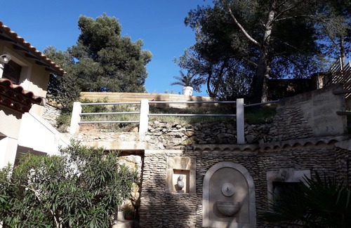 Beaucaire Apartment | Studio with pool on the Provencal hills