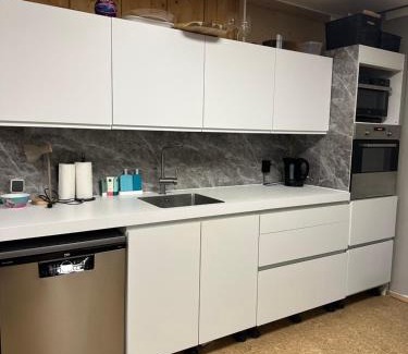 Zwaanshoek Apartment | Studio with Pool Table and Optional Sauna & Hot Tub