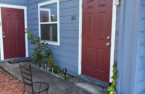 Regal Palms Apartment | STUDIO WITH PRIVATE ENTRANCE!
