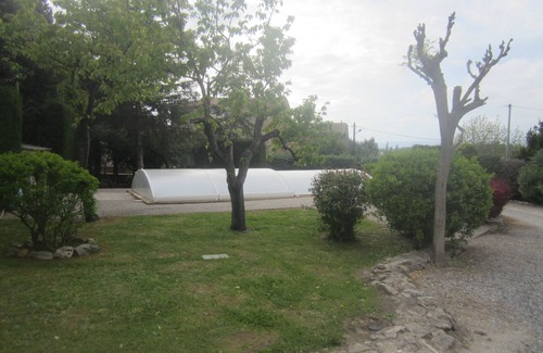 Marcorignan Apartment | studio with swimming pool on 3000 m of wooded land