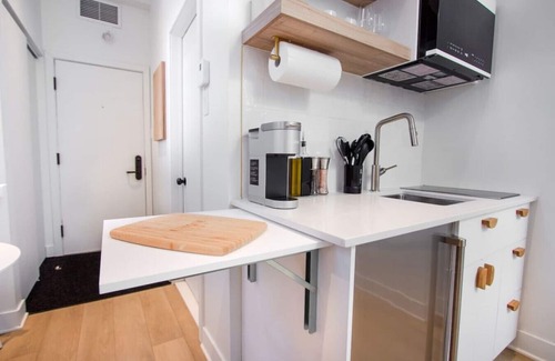 Plateau Mont Royal Apartment | Studio6/Plateau/St-Denis/Terraces/SelfCheck-In/AC