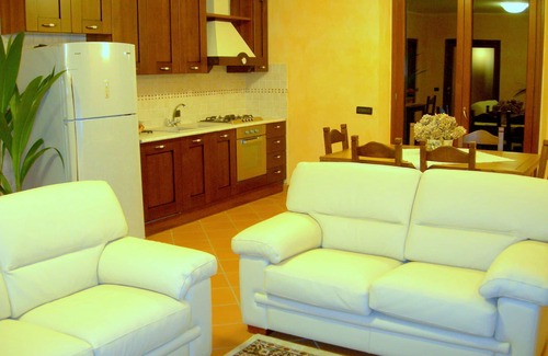 Castelnuovo di Garfagnana Villa | Stunning private villa for 14 people with hot tub, private pool, WIFI, TV, patio and panoramic v.