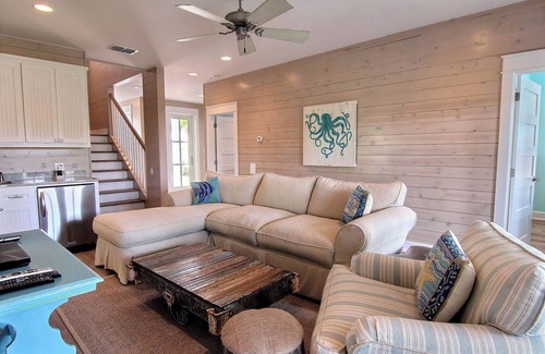 Cinnamon Shore House | Stunner w/Wrap-Around Porch near Beach Access in Cinnamon Shore