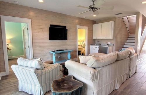 Cinnamon Shore House | Stunner w/Wrap-Around Porch near Beach Access in Cinnamon Shore