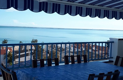 Sant Carles de la Rapita Apartment | Stunning views of the sea and harbor, FREE WIFI, AIR CONDITIONING, max 4 PEOPLE