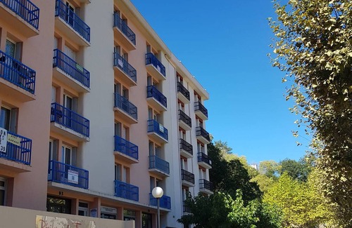 Amelie-les-Bains-Palalda Apartment | Stunning Top-Floor 2BR Apartment with WiFi, AC, Terrace, Parking, Near Thermal Spa