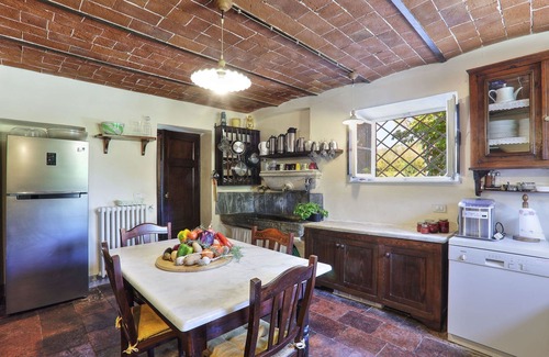 Lucca Villa | Stunning villa for 20 guests with private pool, A/C, WIFI and TV, close to Lucca