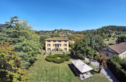 Lucca Villa | Stunning villa for 20 guests with private pool, A/C, WIFI and TV, close to Lucca