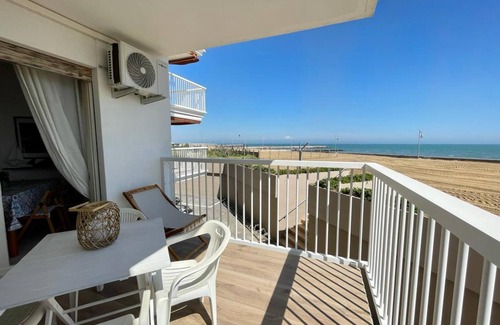Porto Santa Margherita Apartment | Stunning seafront terraced apartment