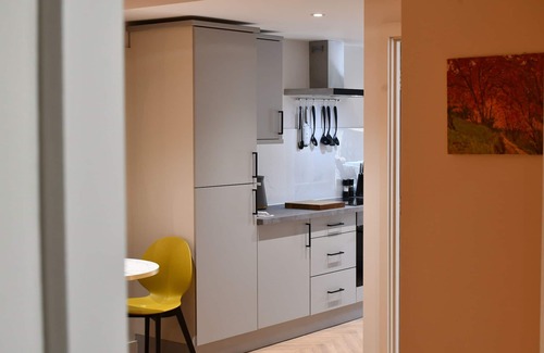 Walpole Apartment | Stunning 1/2 Bed Garden Apartment W5