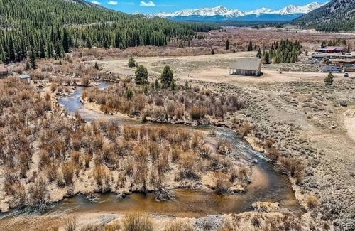 Leadville Cabin | Stunning 1 acre lot on Arkansas River