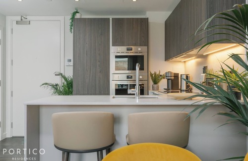 Nine Elms Apartment | Stunning 1-bed apartment in Bloom, situated on the South Bank of the Thames.