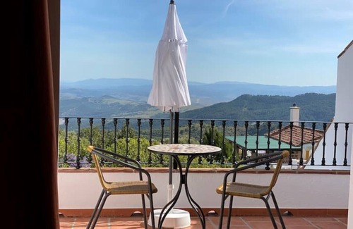 Gaucin Apartment | Stunning 1 bedroom apartment with incredible view