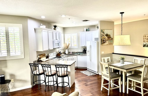 Superstition Lakes Condo | Stunning 10 out of 10 quiet gated golf condo for that home away from home
